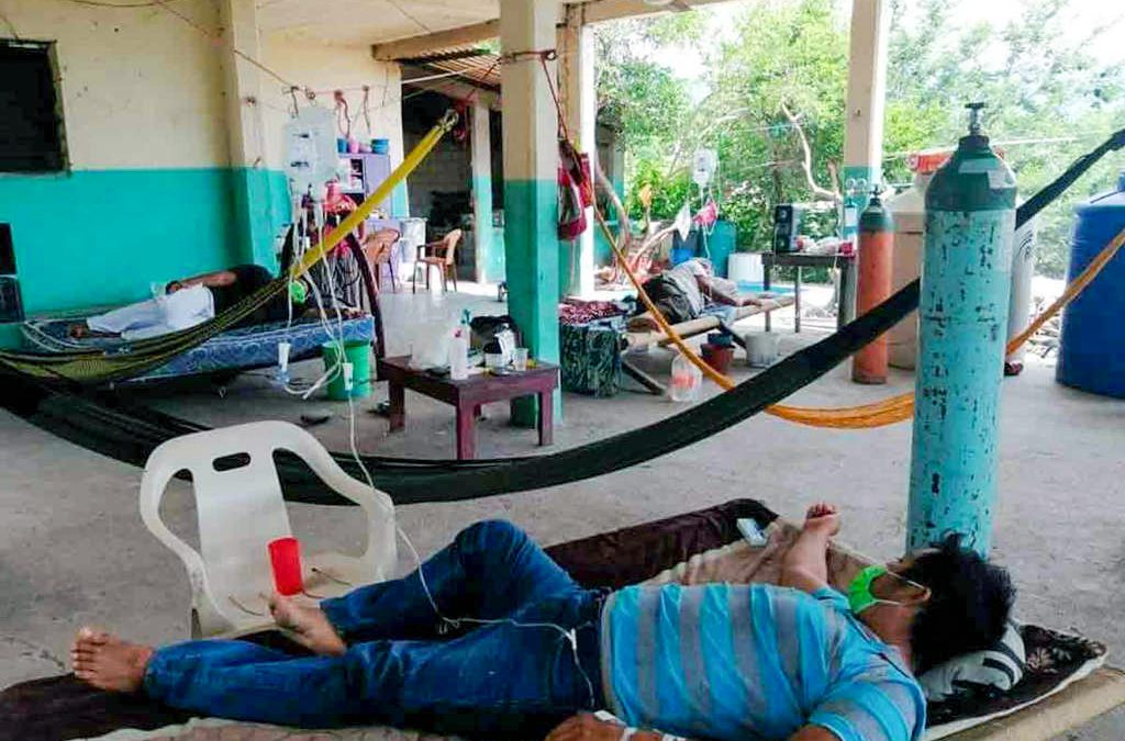 Ante saturación de hospitales por covid, improvisan hospital en casa en Oaxaca.