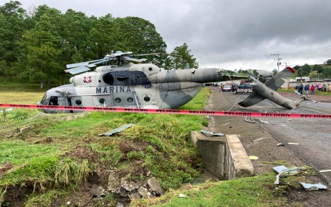 Helicóptero de la Armada de México caído en Hidalgo debido a fallas mecánicas. No hubo fallecidos.