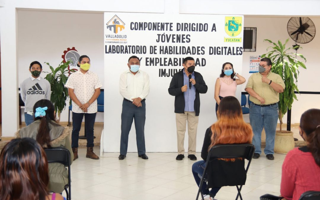 Inauguración de los talleres en el Centro Comunitario de la Colonia Fernando Novelo.