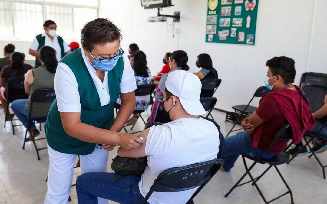 La siguiente semana, del 7 al 12 de diciembre se estarán aplicando la vacuna contra el coronavirus a jóvenes de entre 15 y 17 años en Mérida y 67 municipios mas.