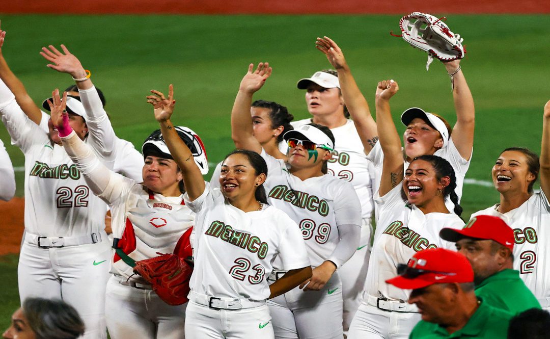 El equipo mexicano de sóftbol, durante los Juegos Olímpicos de Tokio 2020.