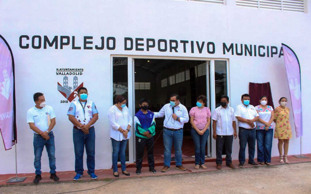 Inauguración del complejo deportivo municipal de Valladolid, Yucatán.