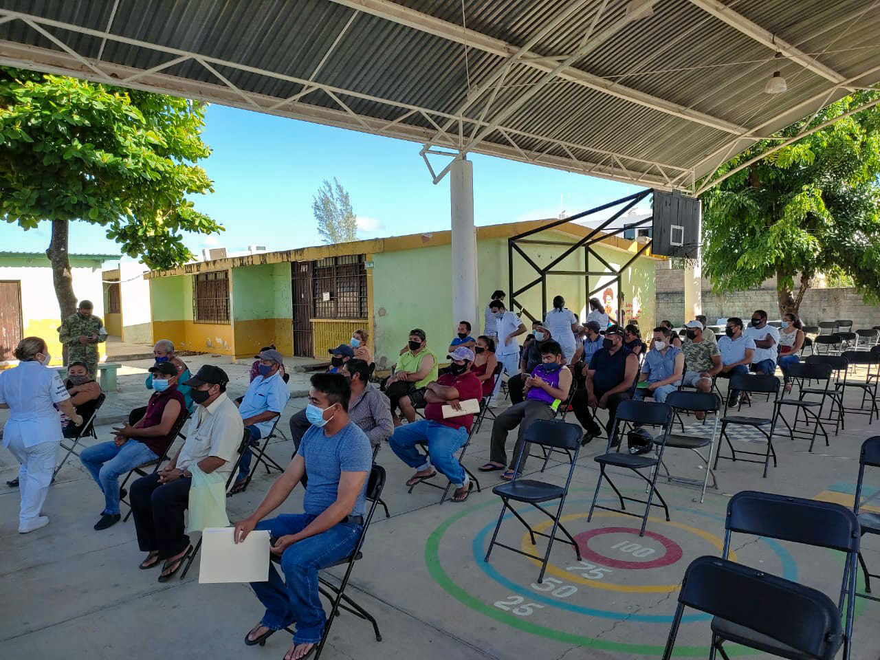 Inicia vacunación de los jóvenes de 18 a 29 años.