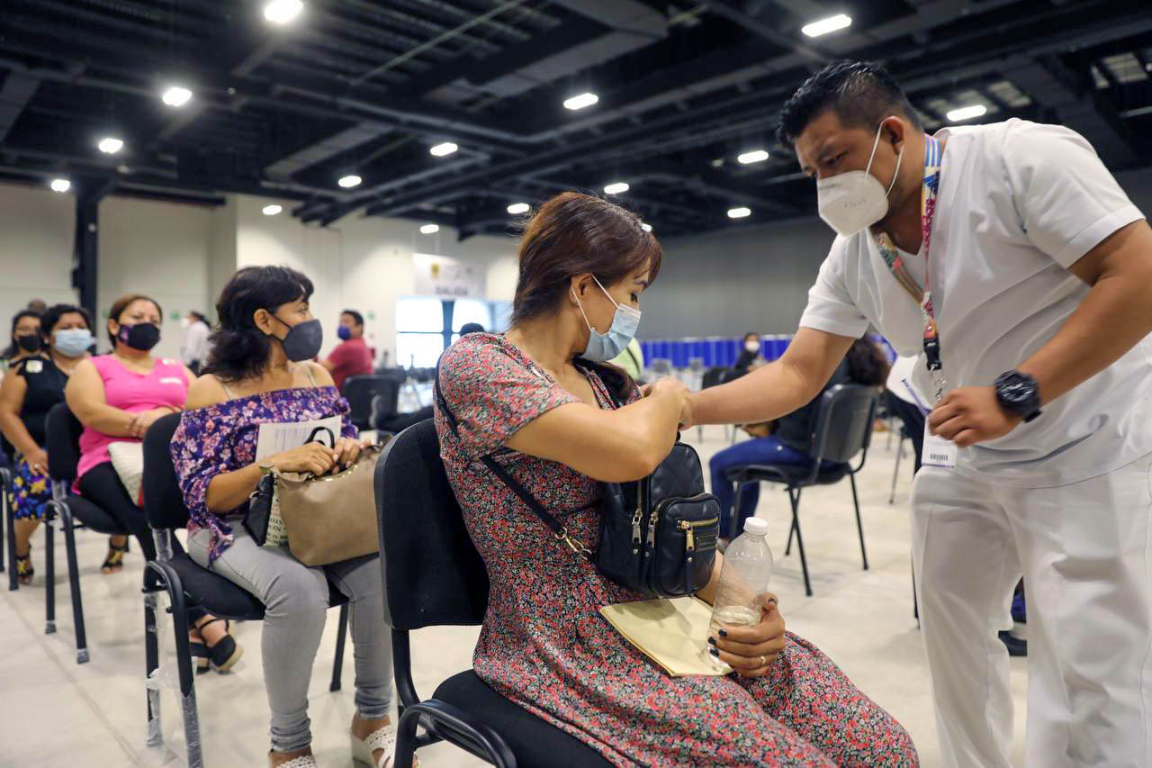 Arranca aplicación de segundas dosis de la farmacéutica Pfizer en Mérida.