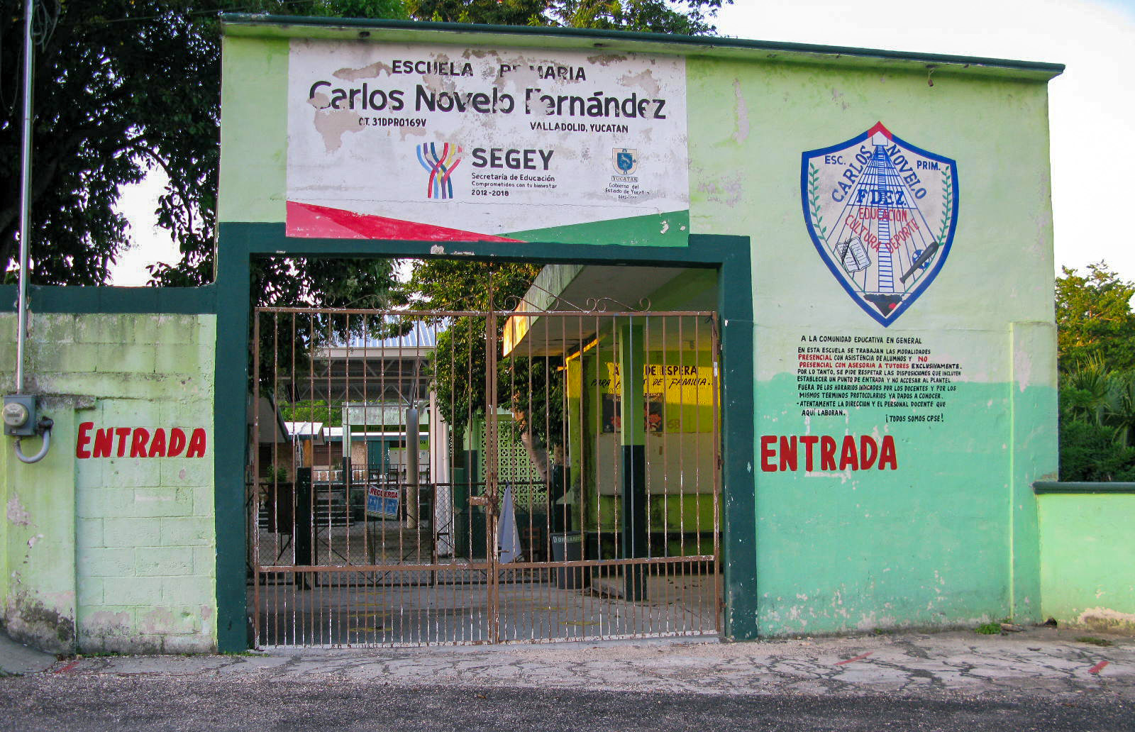 Profesora de la primaria Carlos Novelo da positivo para Covid.