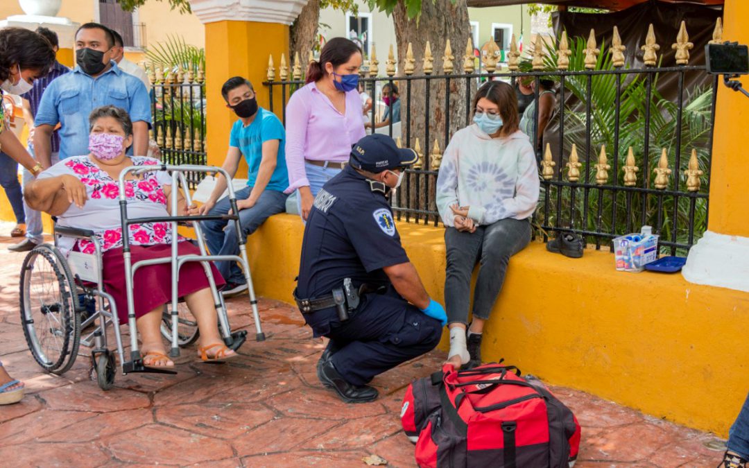 Trabajadora del Ayuntamiento vallisoletano que resultó lesionada al caer durante el simulacro realizado ayer en el palacio municipal.