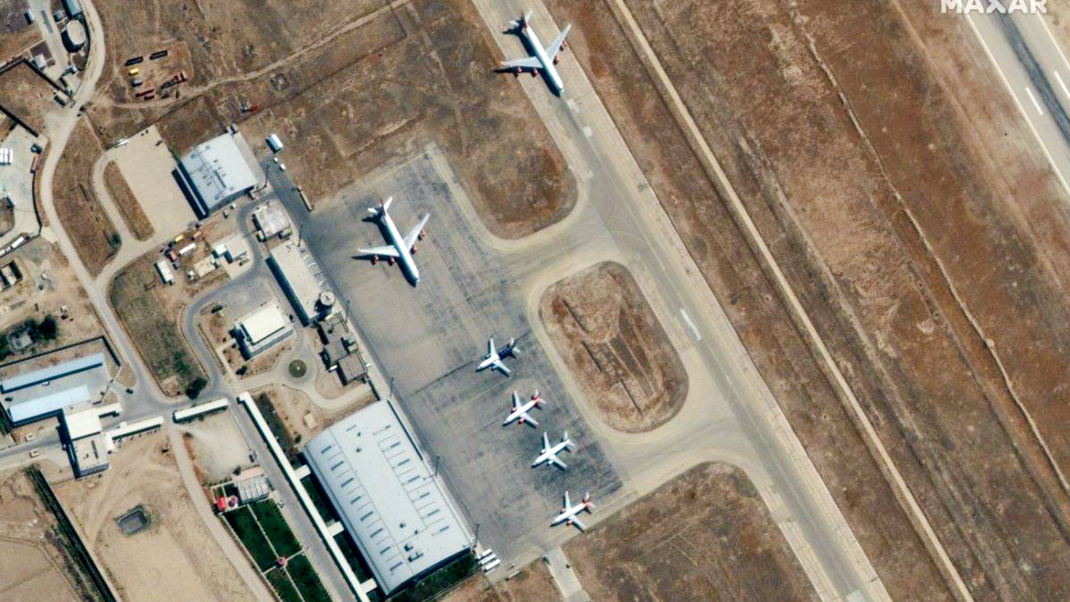 Gobierno de EE. UU bajo presión por aviones varados en Afganistán.