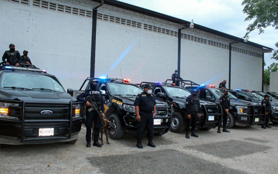 Policías municipal y estatal unieron material y recursos para poner en marcha un operativo de patrullaje por las principales colonias y fraccionamientos de Valladolid.