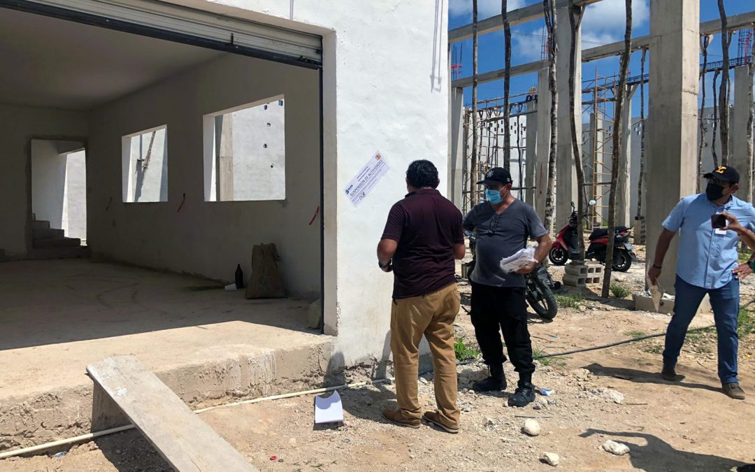 En completo apego a derecho inspectores municipales procedieron a la clausura de la obra en construcción.