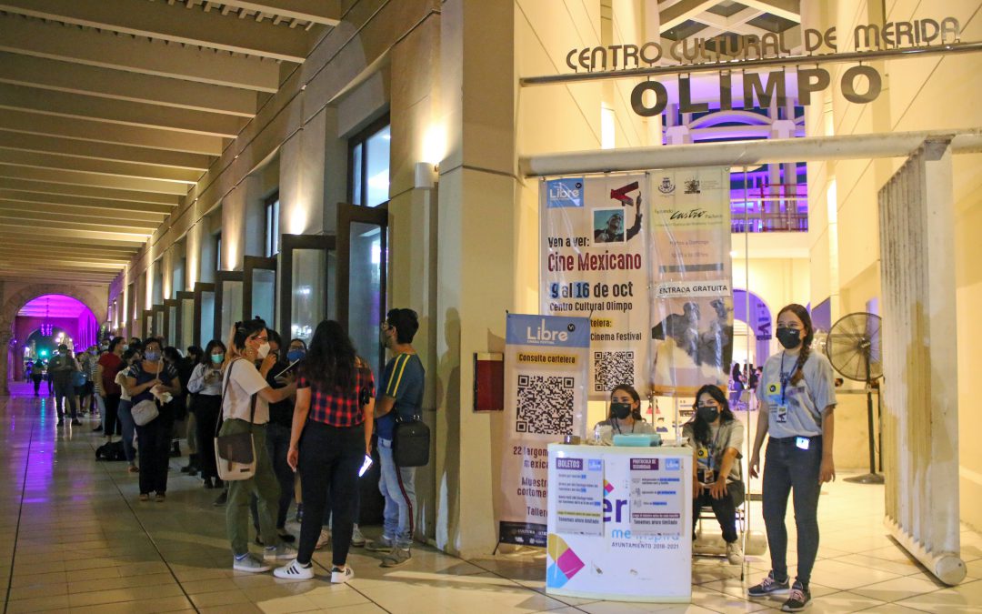 Buena afluencia registró la inauguración de la sexta edición de Libre Cinema Festival con la proyección de la cinta Off The Road, en el Centro Cultural Olimpo.
