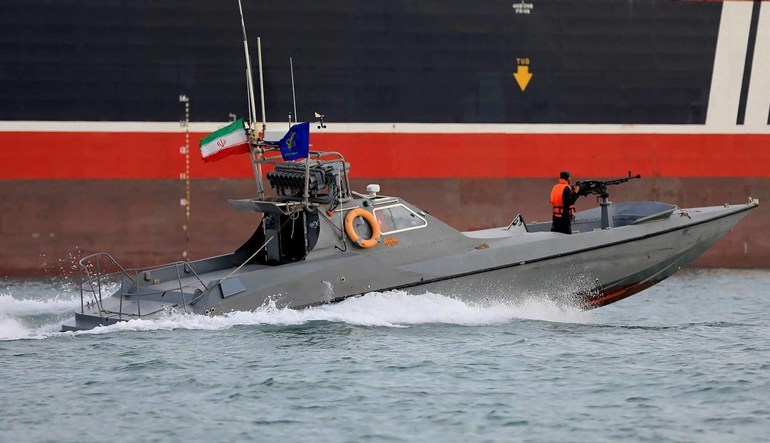 lanchas iraníes «persiguen embarcaciones de EE.UU.»