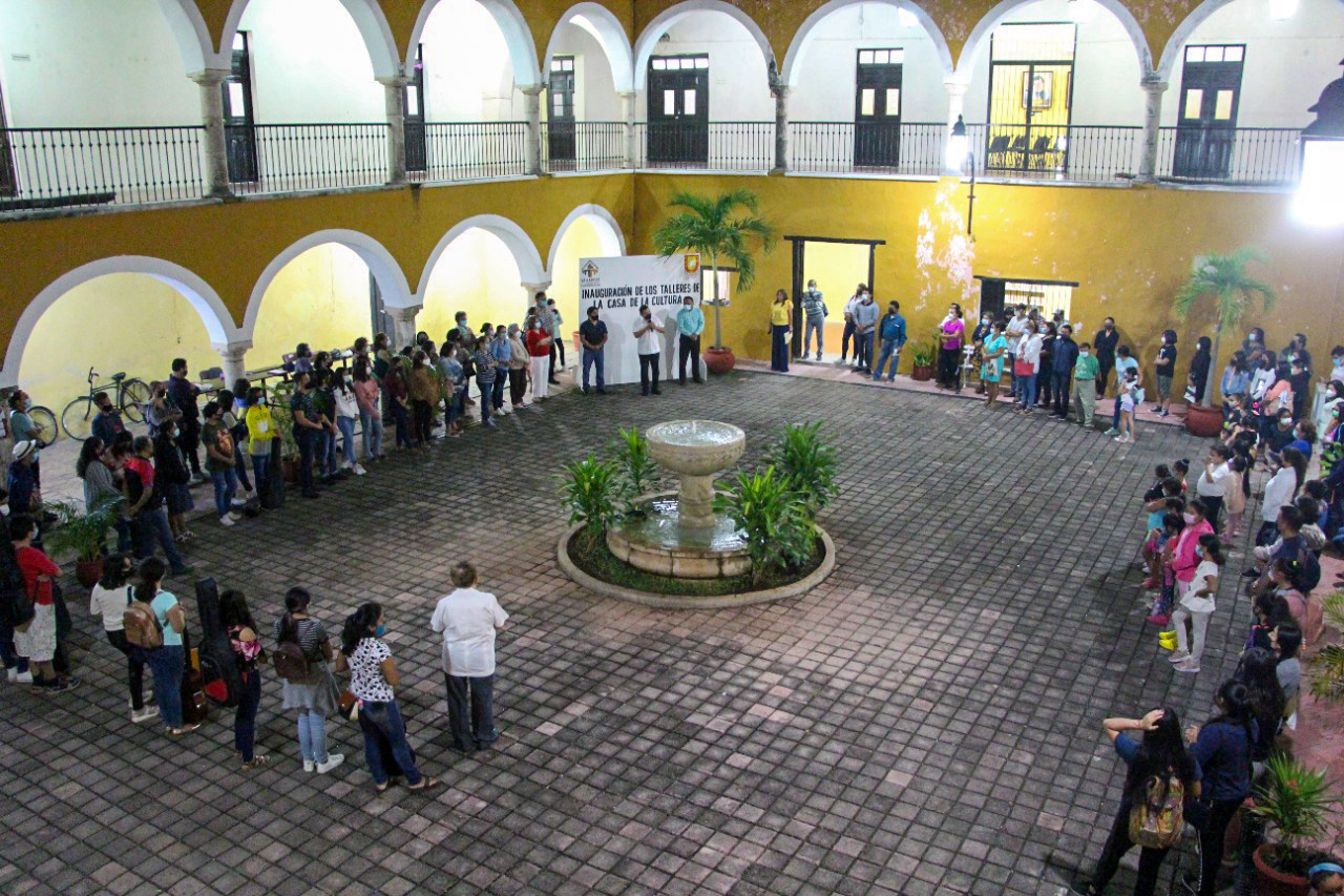 Inauguran talleres de la Casa de la Cultura en Valladolid