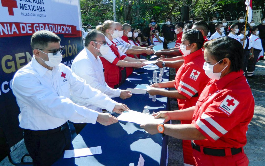 Se gradúa la Generación XXXI de Técnicos en Urgencias Médicas de la Cruz Roja Mexicana.