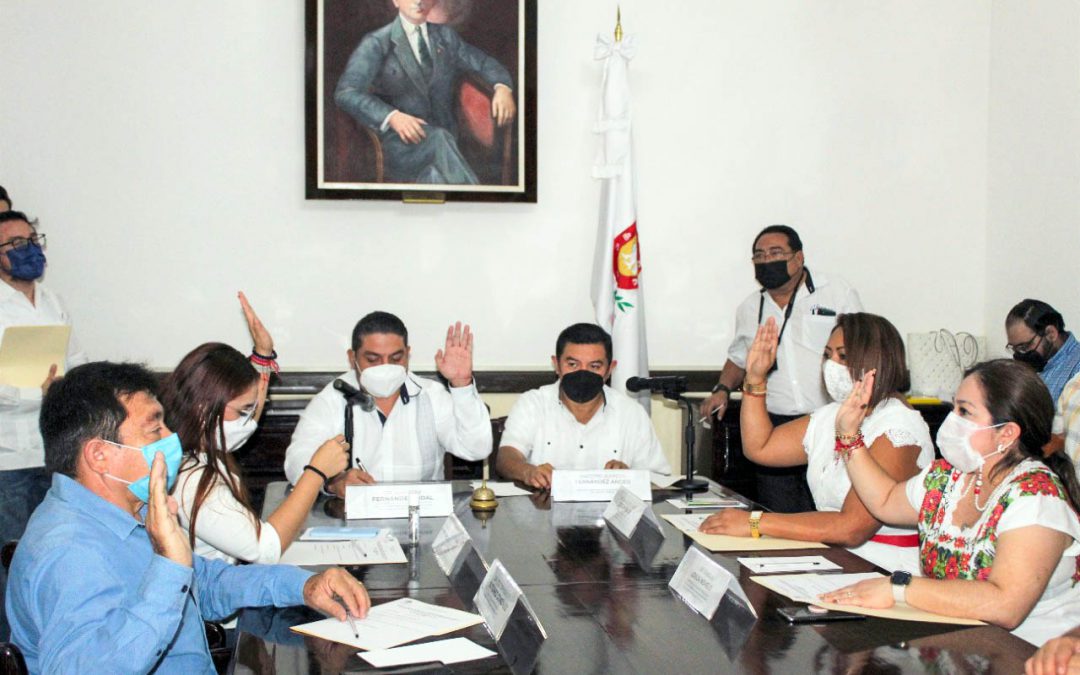 Sesión de una comisión del congreso del estado en el palacio municipal de Valladolid.