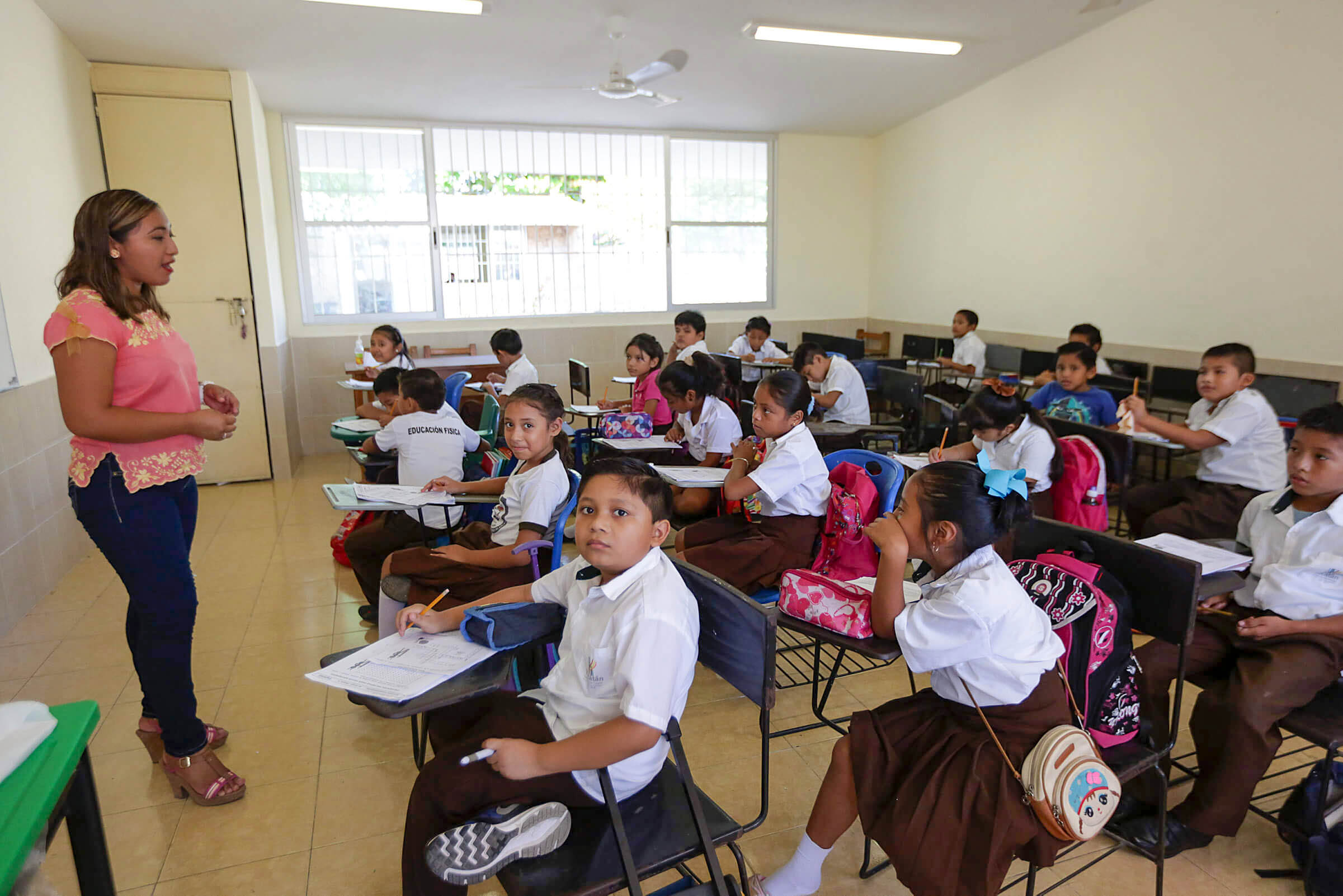 México presenta retroceso en la mayoría de áreas educativas.