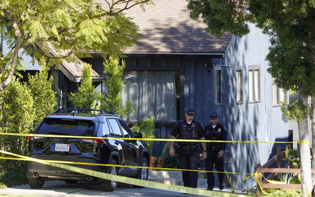 Tiroteo a casa cerca de Los Ángeles deja cuatro muertos.