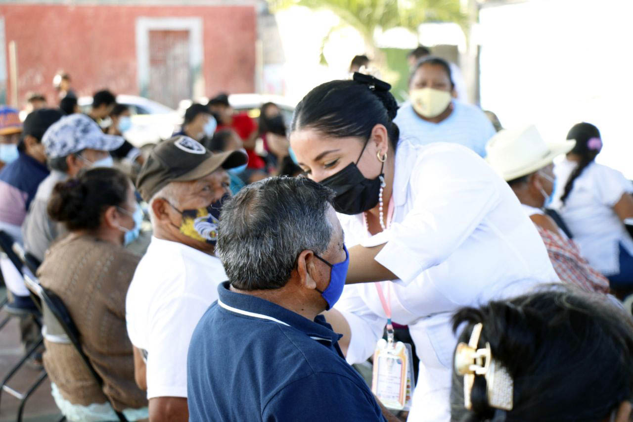 Personas de 40 a 49 y 50 a 59 años de edad de 26 municipios recibirán vacuna de refuerzo.