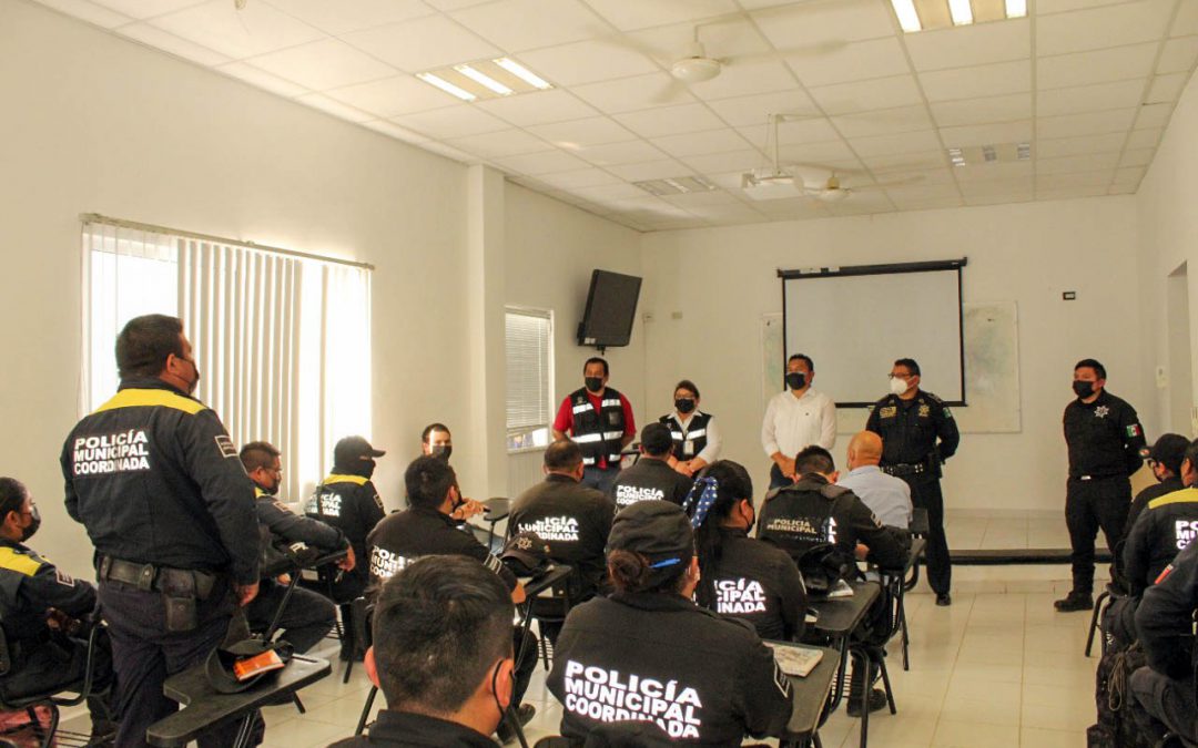 Taller de alcoholimetría impartido a elementos policiacos de Valladolid, Yucatán.