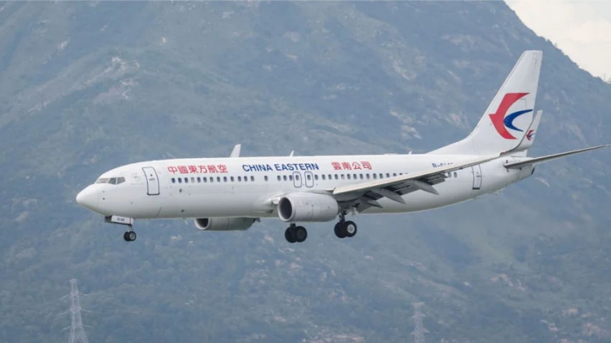 Avión con 132 pasajeros se estrella en el suroeste de China