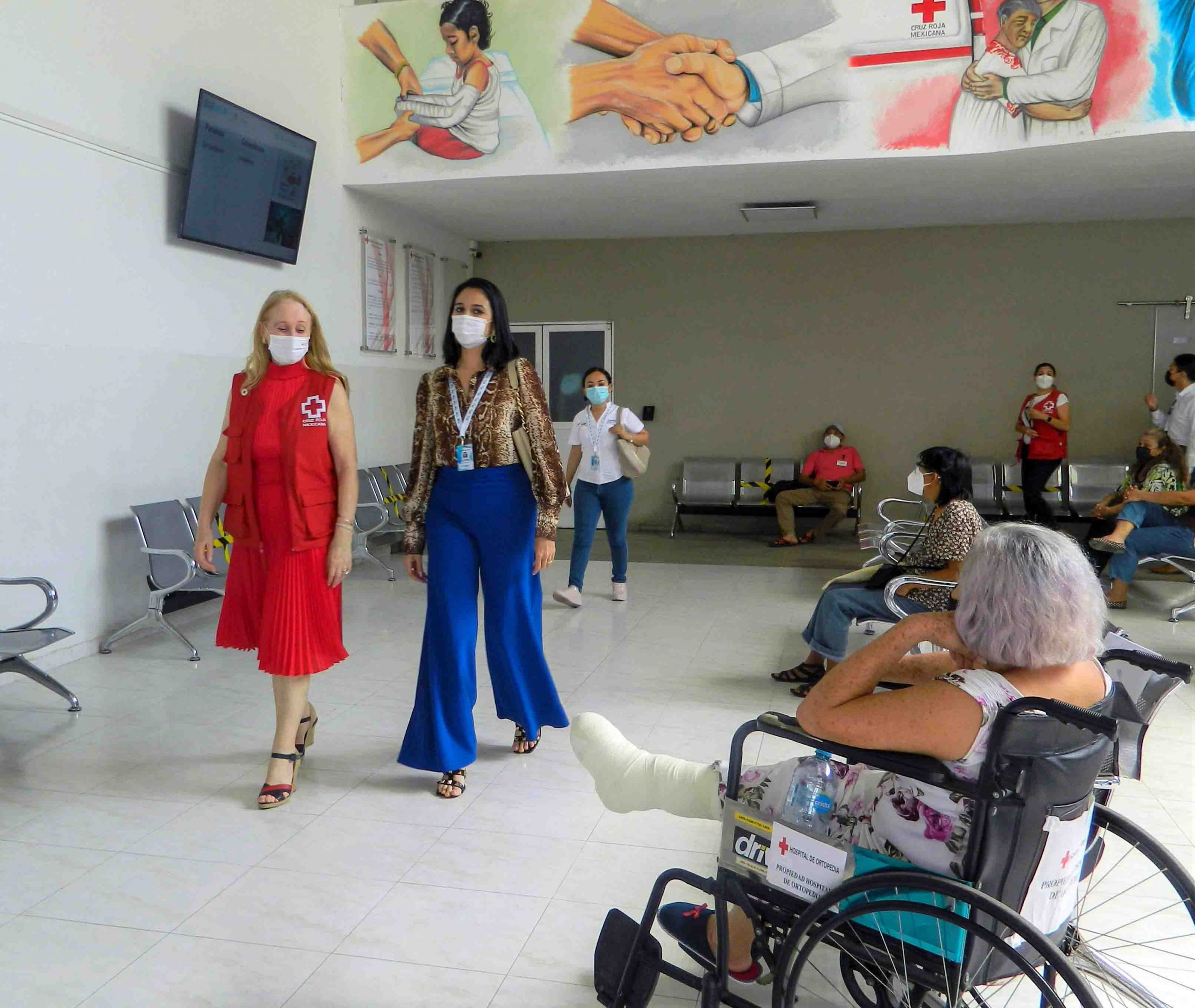Autoridades de Tizimín recorren instalaciones del Hospital de Ortopedia.