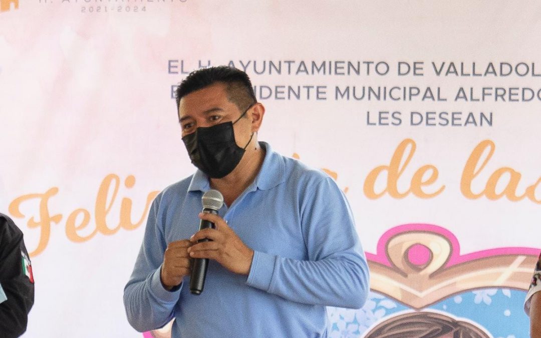 El alcalde vallisoletano, C. Alfredo Fernández Arceo, encabezó los festejos en honor a las madres del municipio.