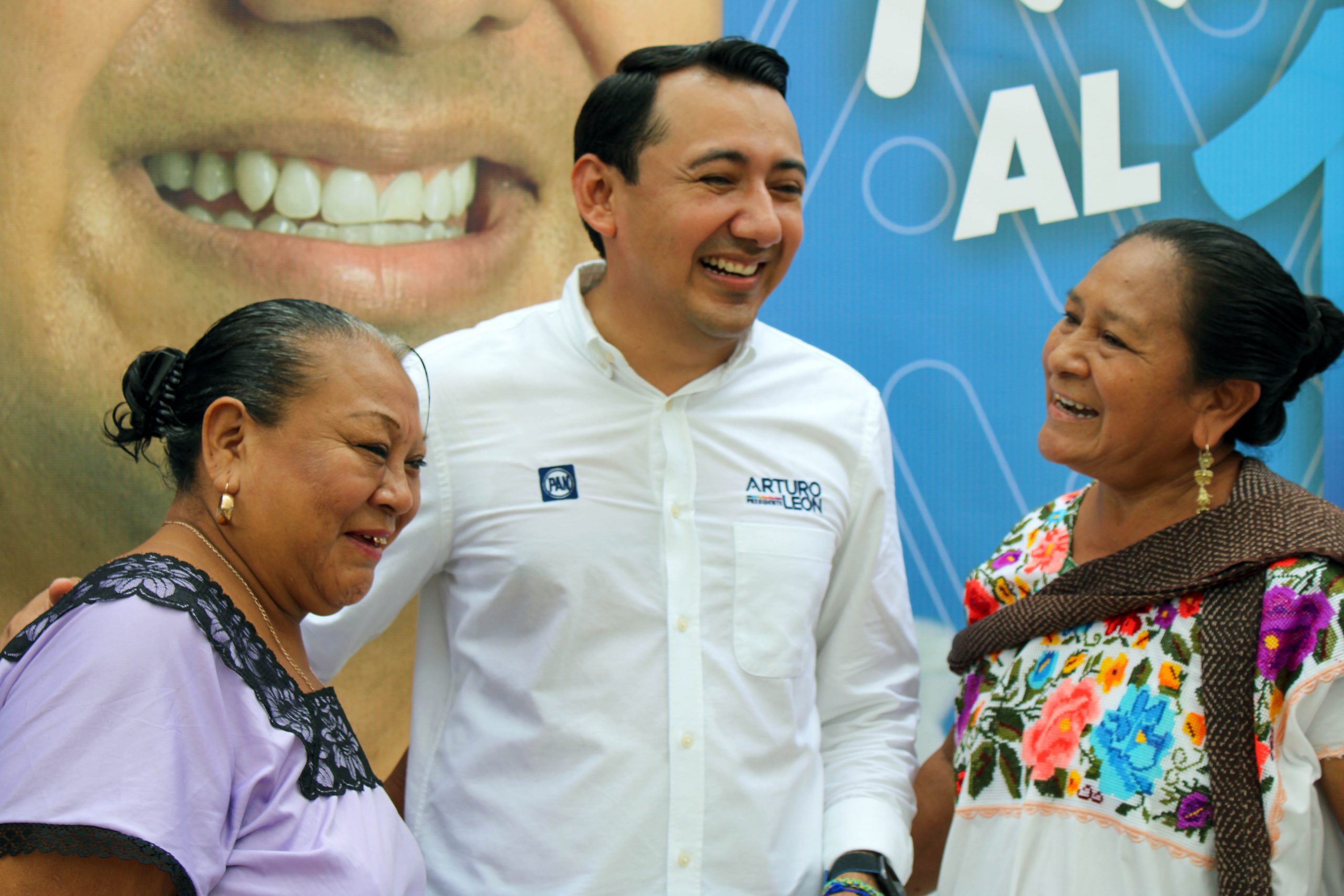 DESDE EL SUR DE MÉRIDA, ARTURO LEÓN ARRANCÓ CAMPAÑA