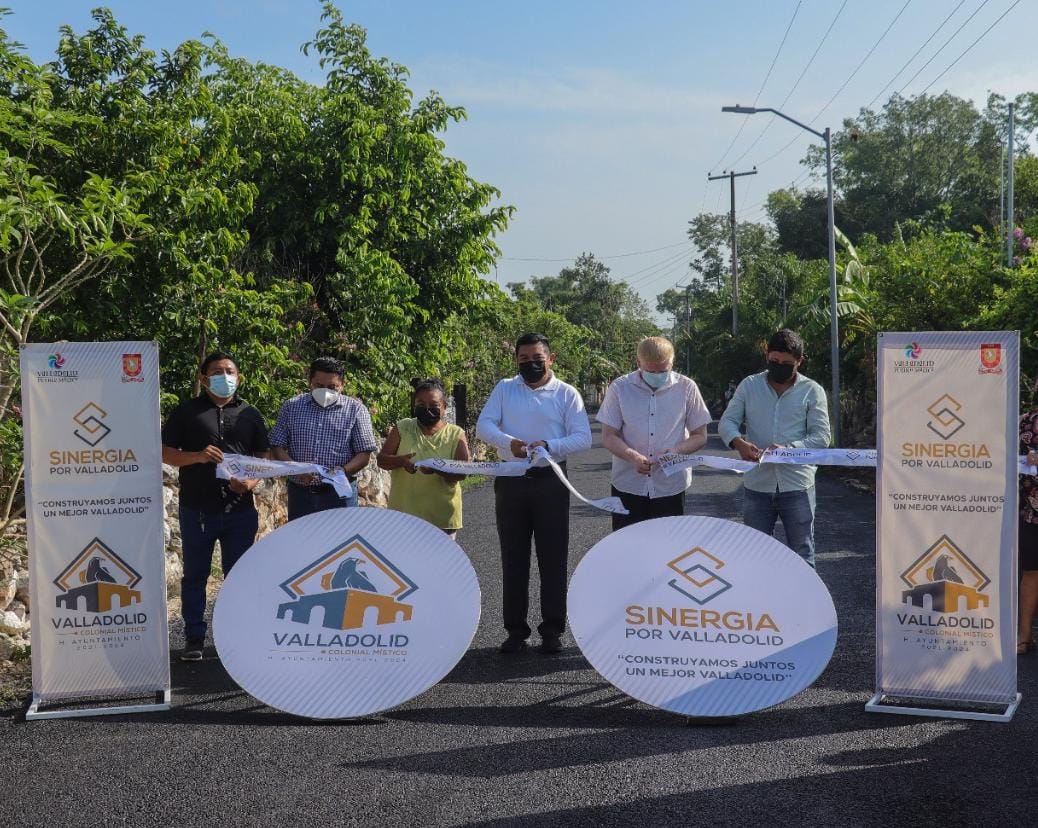 nauguración de calles en la comisaría de Pixoy.