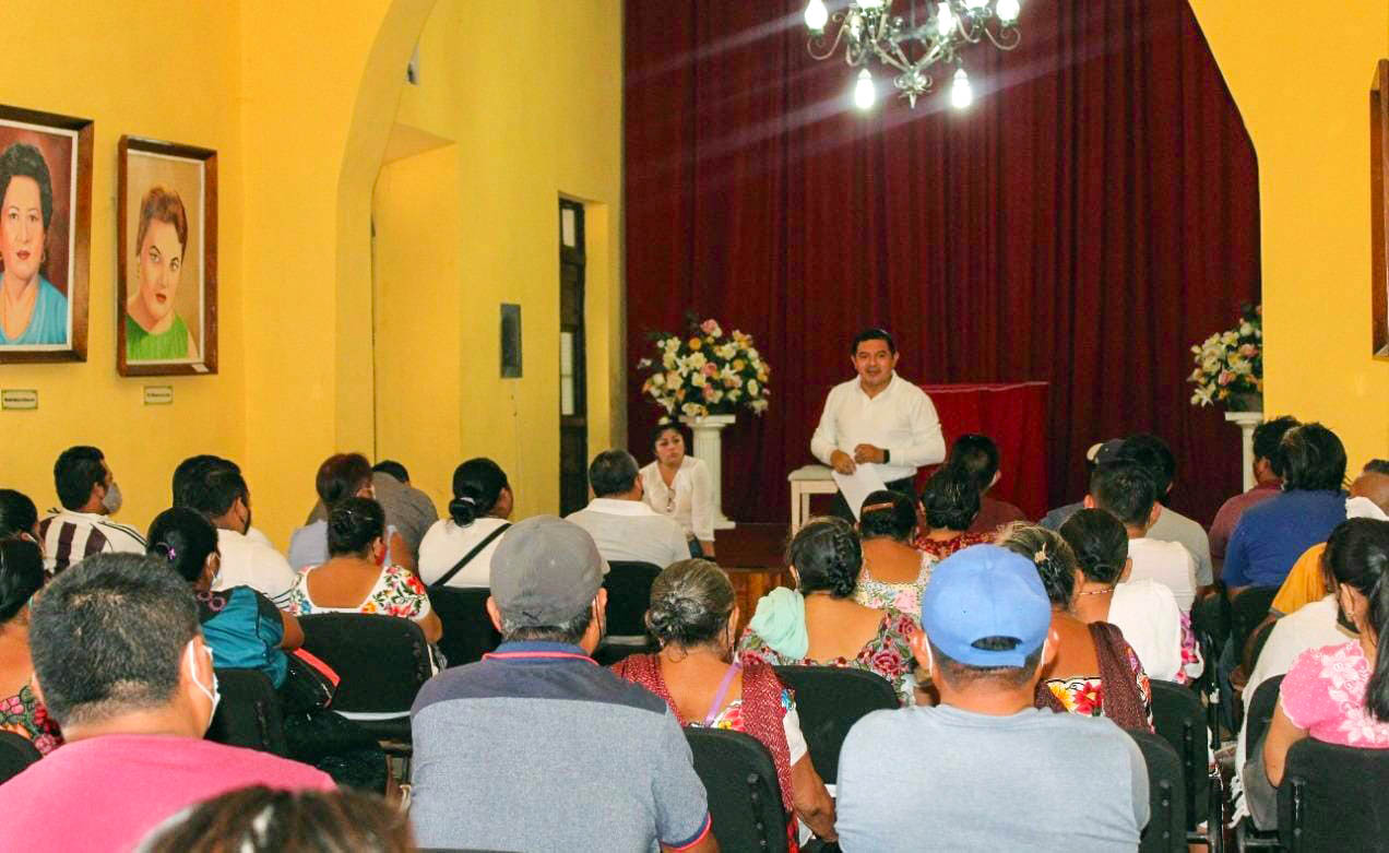 LOCATARIOS DEL MERCADO MUNICIPAL ACUERDAN TOMAR SUS PUESTOS EL PRÓXIMO VIERNES.