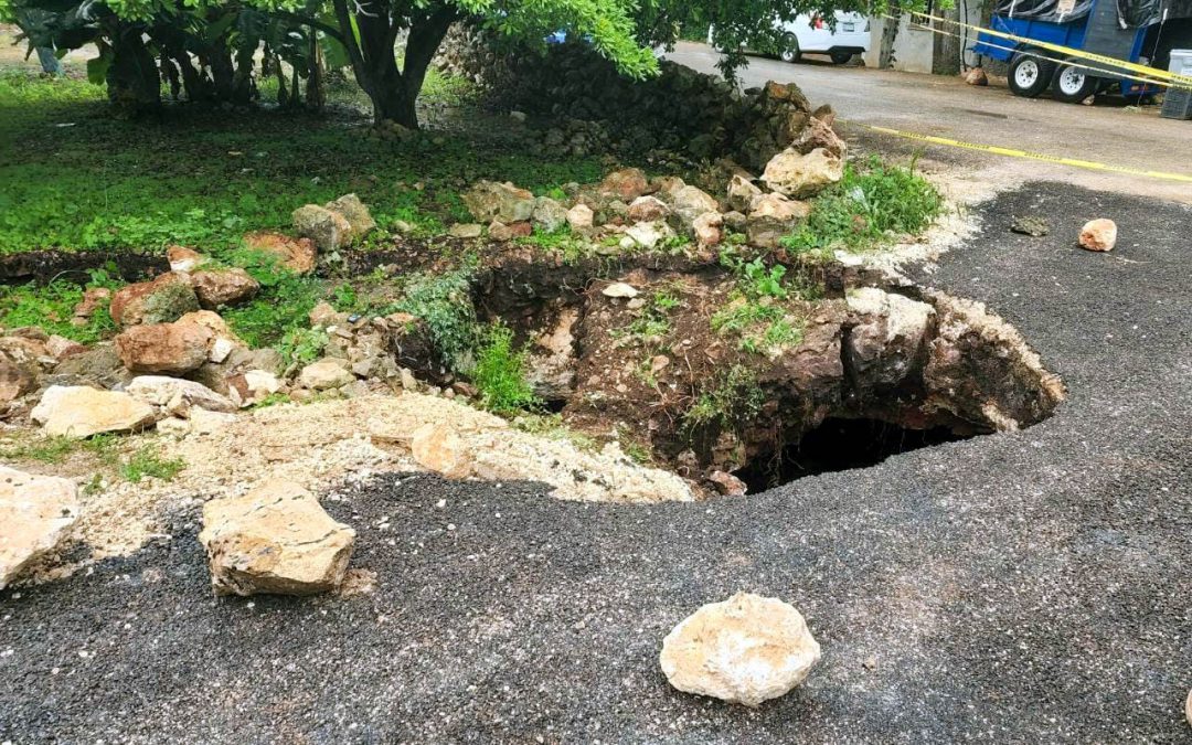 Trabajos en materia de pavimentación originaron tremendo socavón en el cruce de las calles 58 X 45 del barrio de Bacalar.