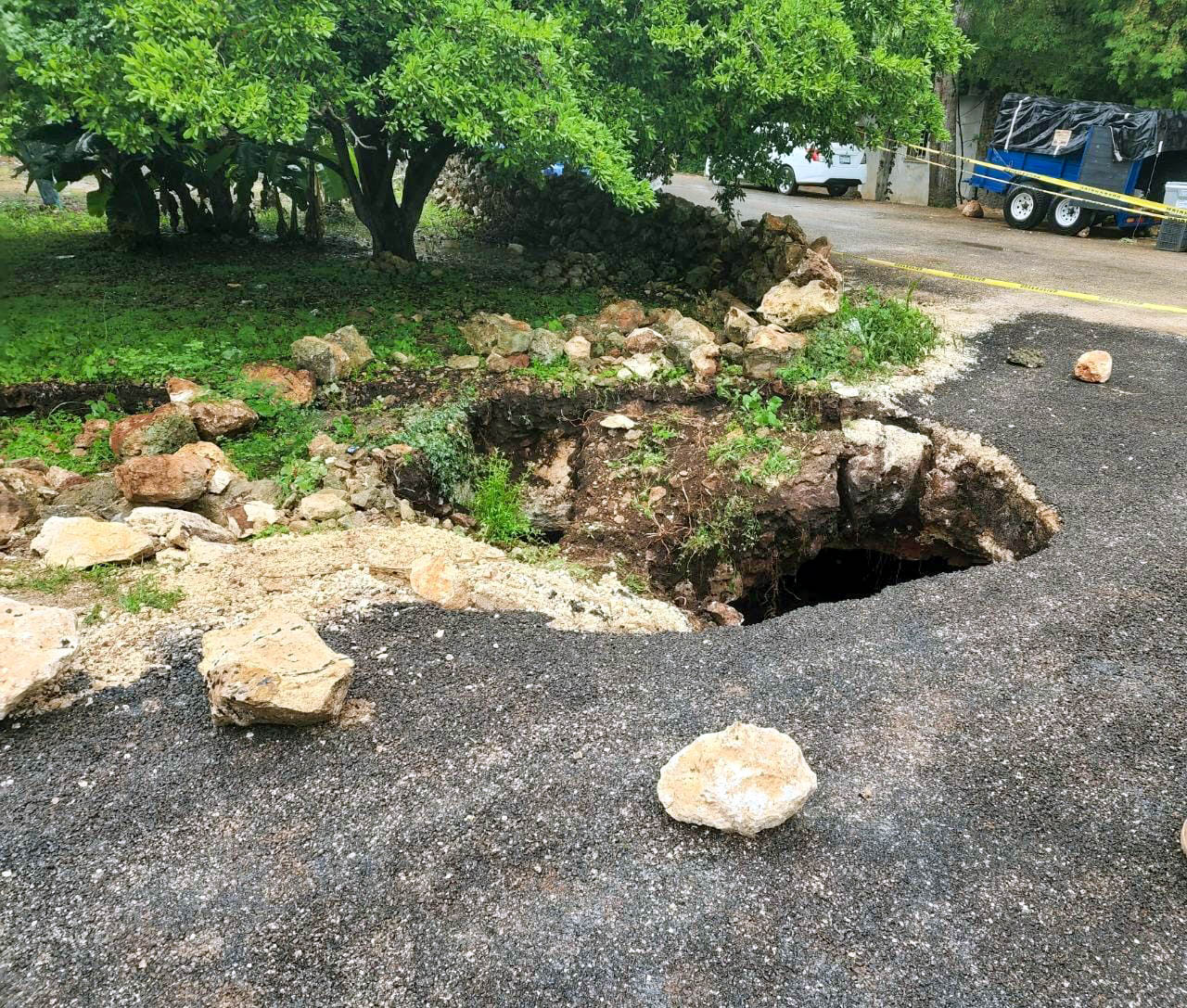 MIENTRAS REMODELABAN CALLES APARECE SOCAVÓN