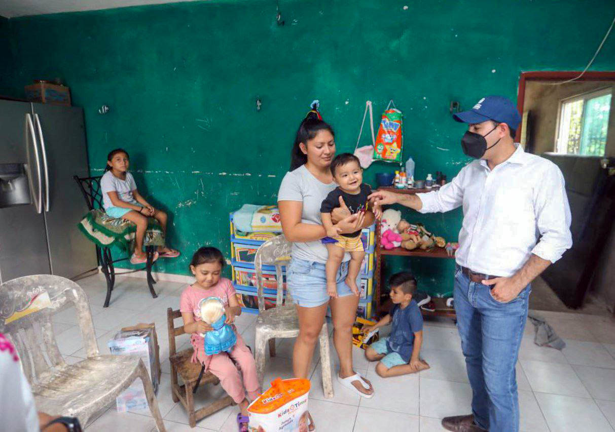 El Gobernador Mauricio Vila Dosal lleva al interior del estado apoyo económico y alimenticio a pacientes con cáncer que se atienden en el Hospital General Dr. Agustín O´Horán