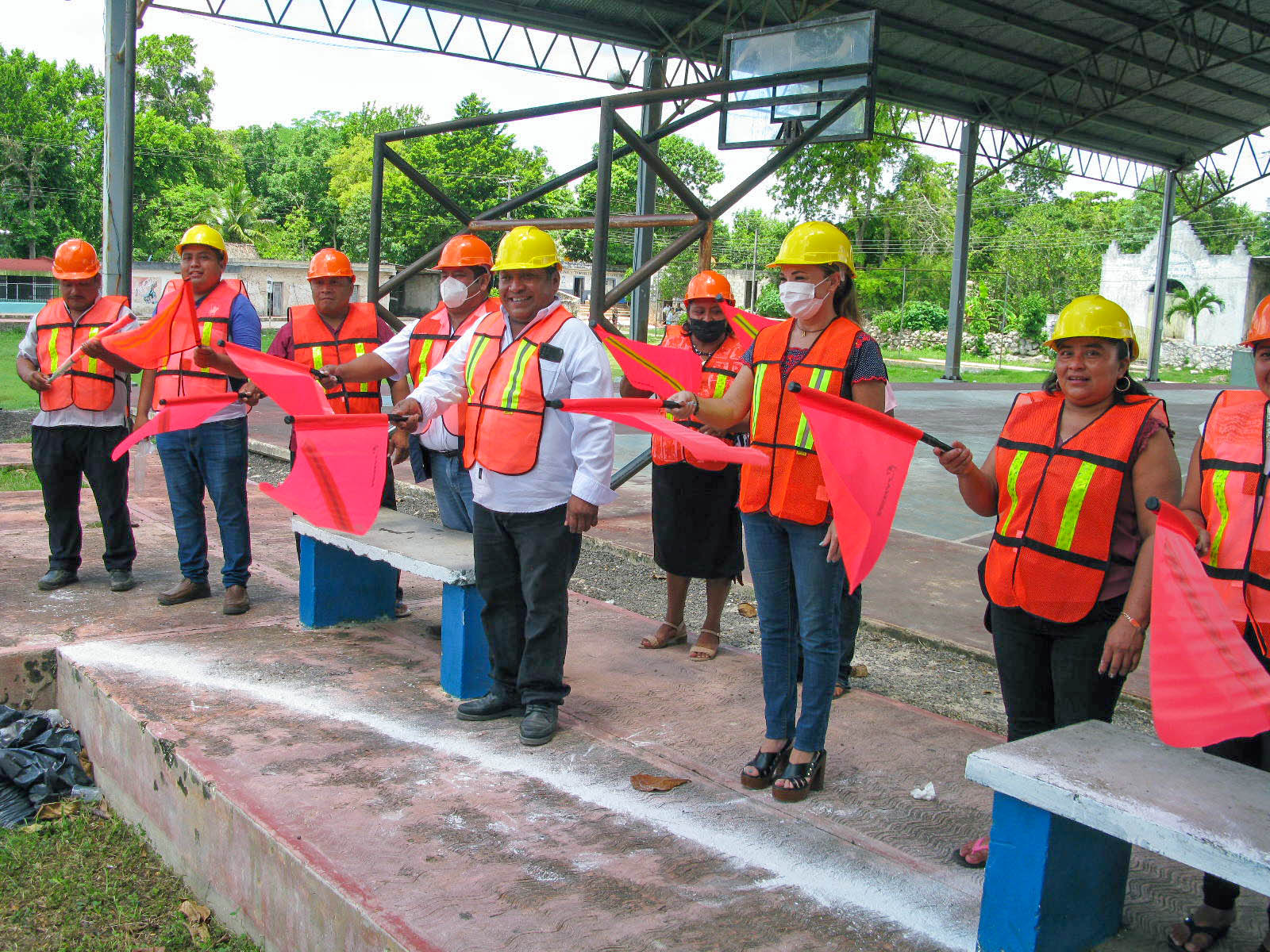 BANDERAZO DE OBRAS EN TIXCACALCUPUL