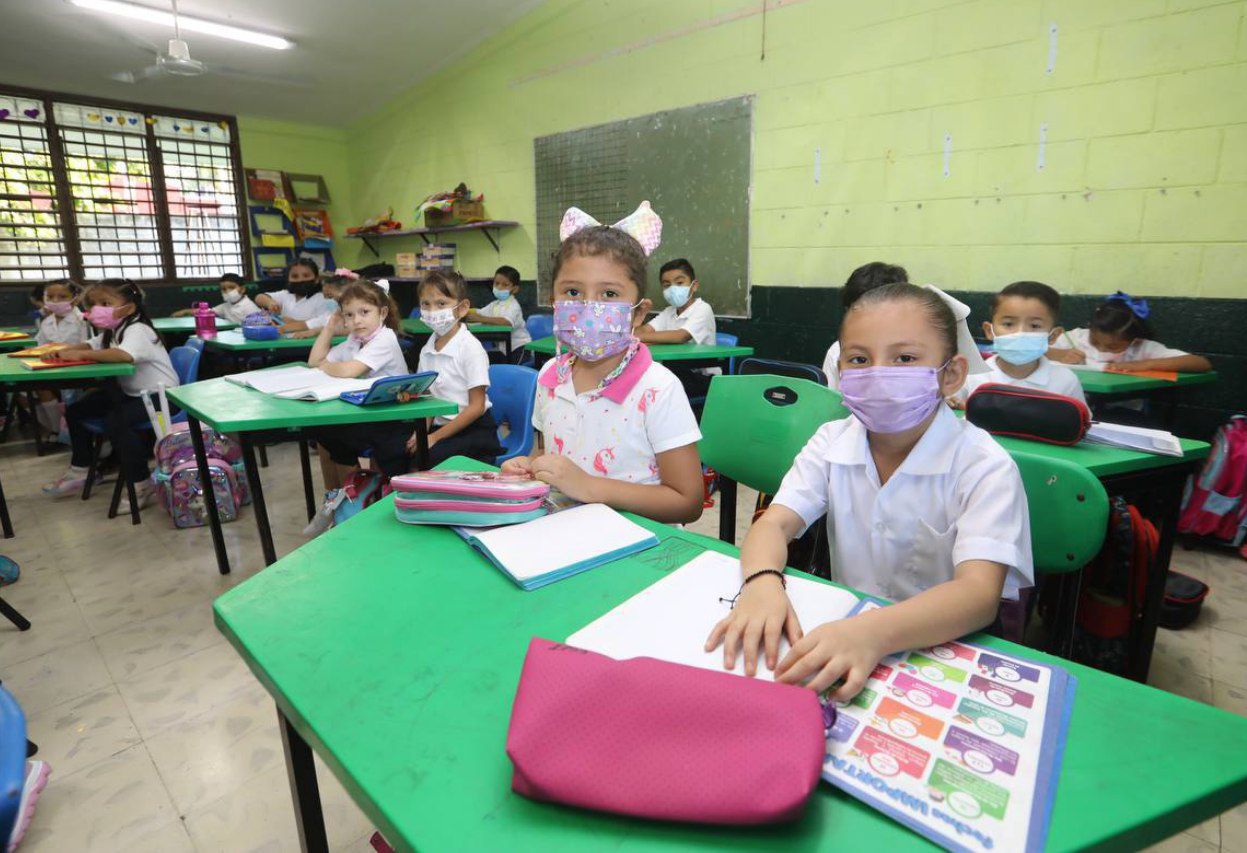 VUELVEN ESTUDIANTES A LAS AULAS AL INICIAR EN YUCATÁN EL CICLO ESCOLAR 2022-2023