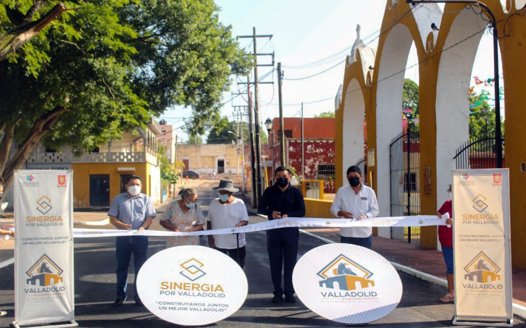 Inauguración de la calle 34 X 39 y 41 del barrio de Santa Ana, como parte de los trabajos que se realizan en el Centro Histórico de Valladolid.