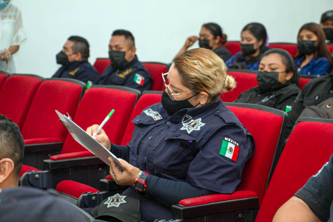 POLICÍA MUNICIPAL EN CONSTANTE CAPACITACIÓN.