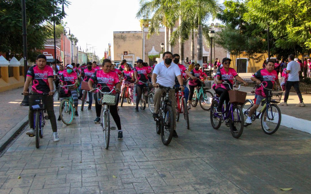 La salida de los ciclistas fue en el parque de San Juan y estuvo encabezada por el presidente municipal de Valladolid, Lic. Alfredo Fernández Arceo.