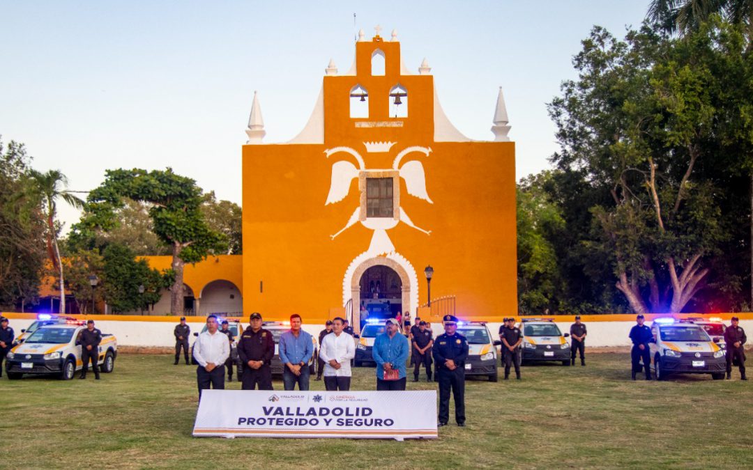 La entrega fue encabezada por el presidente municipal, Lic. Alfredo Fernández Arceo, en la comisaría de Kanxoc.