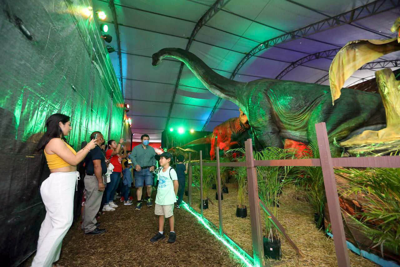LA «EXPO DINOSAURIOS» EN EL ORIENTE.