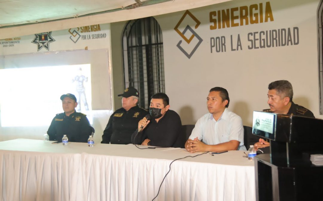 En reunión con comités de la Policía Vecinal, el presidente municipal de Valladolid dio a conocer los avances logrados en materia de seguridad en las colonias y fraccionamientos de Valladolid.