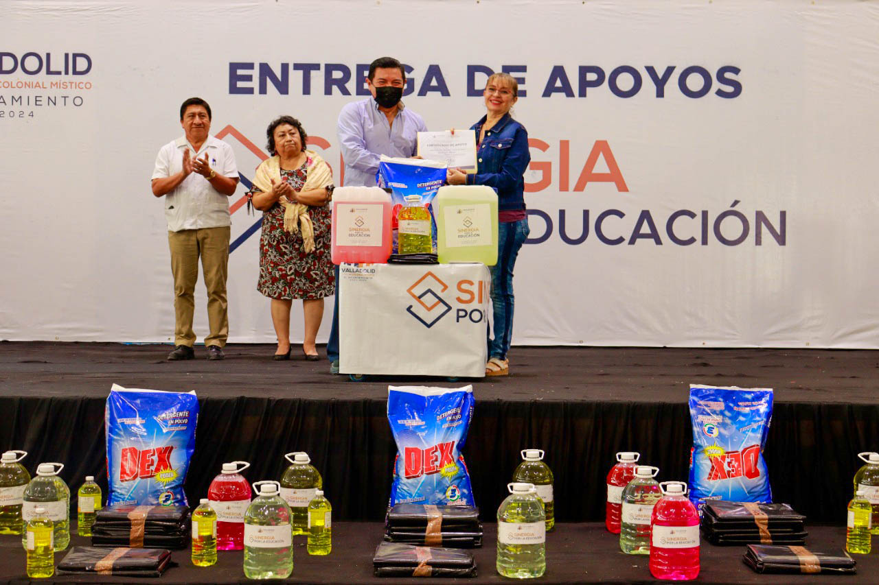 EL ALCALDE ALFREDO FERNÁNDEZ MANTIENE SU COMPROMISO CON LA EDUCACIÓN
