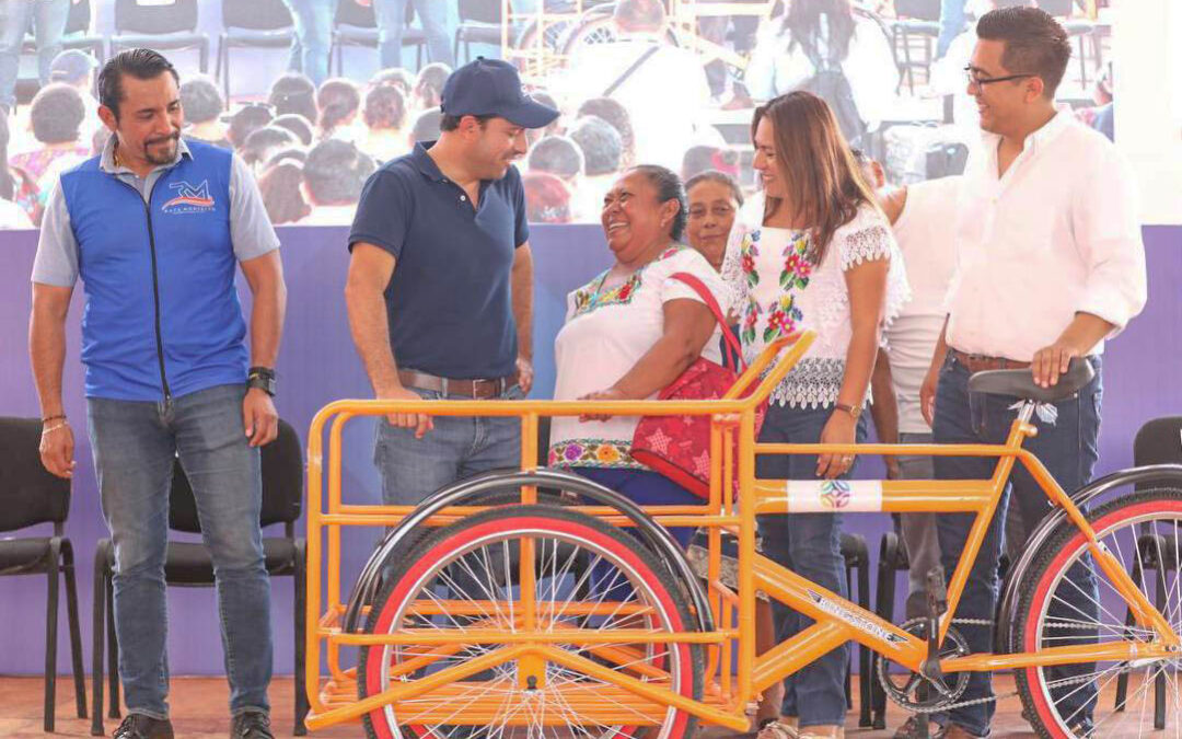 Productores y habitantes del sur del estado recibieron apoyos de manos del gobernador del estado Mauricio Vila Dosal.