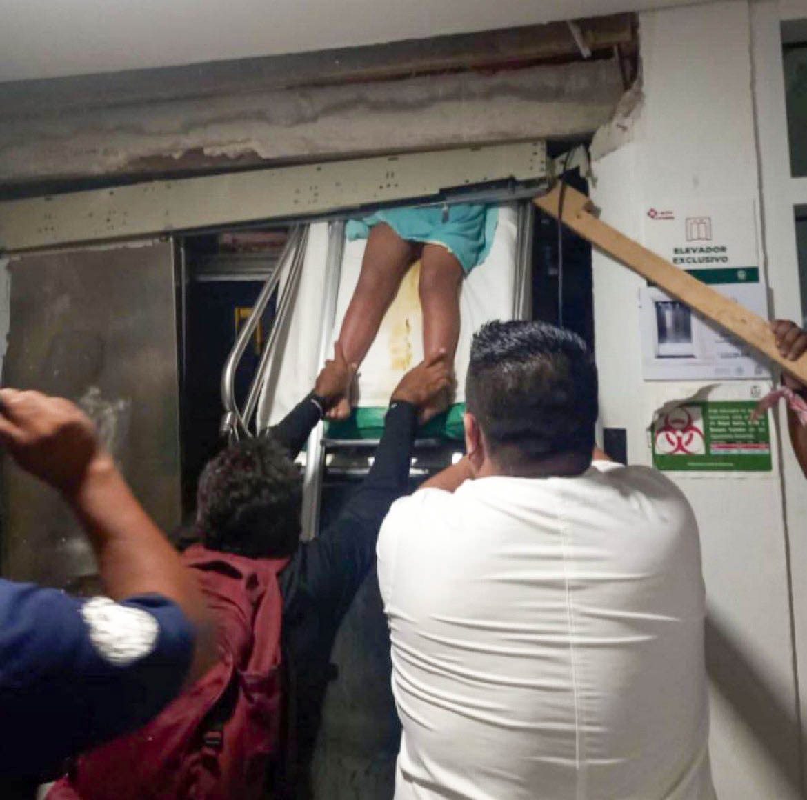 MUERE NIÑA APLASTADA POR ELEVADOR DEL IMSS DE PLAYA DEL CARMEN