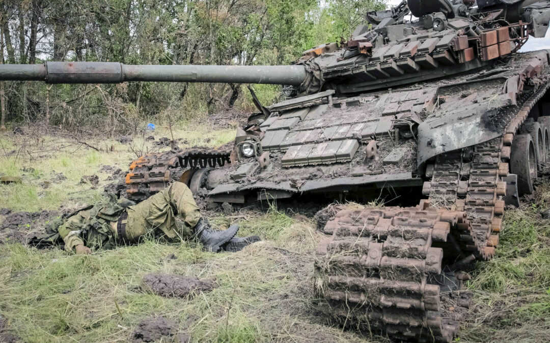 Tanque alemán Leopard destruido en Ucrania durante la ofensiva.