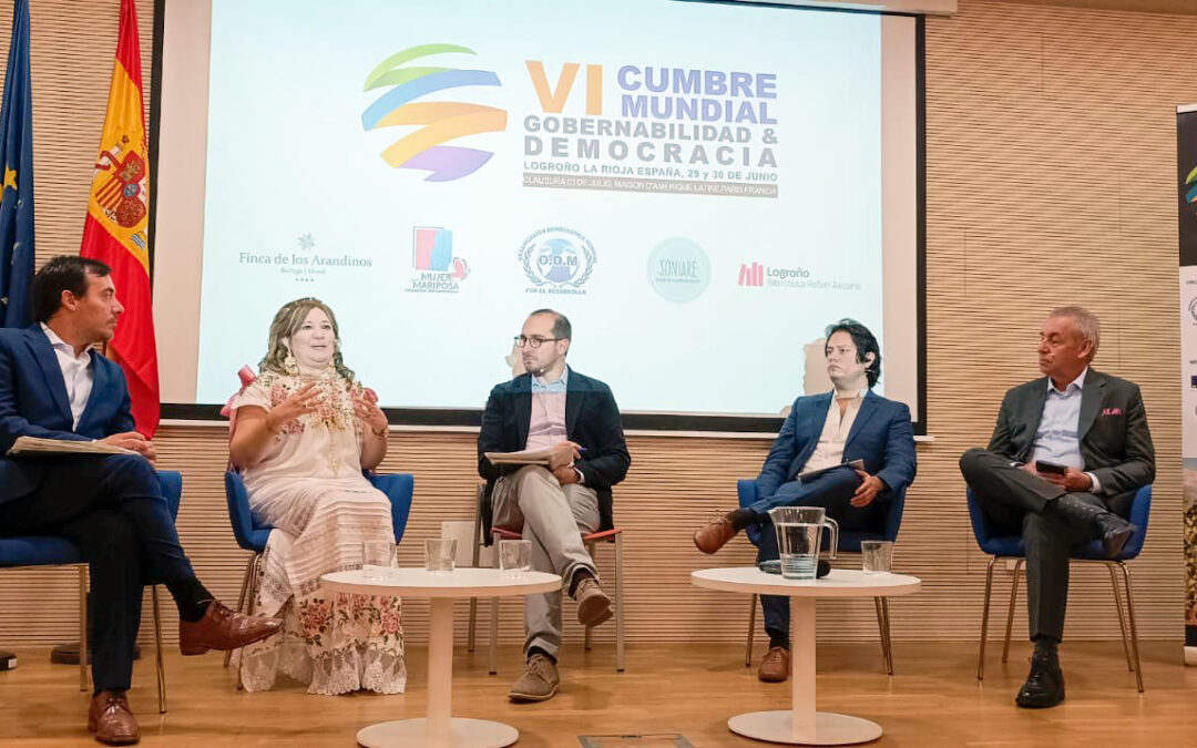 Celia Rivas Rodríguez, actual regidora del Ayuntamiento de Mérida, durante la Cumbre Mundial de Gobernabilidad en La Rioja, España.