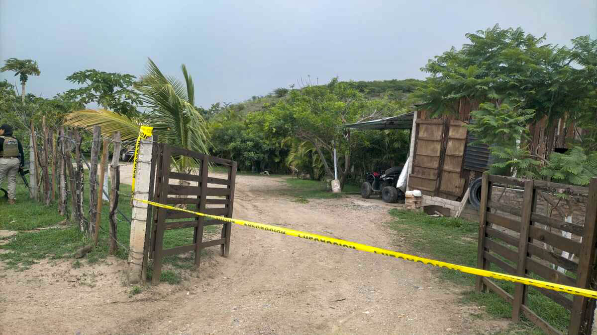 MATAN A TRES ELEMENTOS DE SEGURIDAD PÚBLICA, ENTRE ELLOS AL COORDINADOR DE LA POLICÍA DEL ESTADO