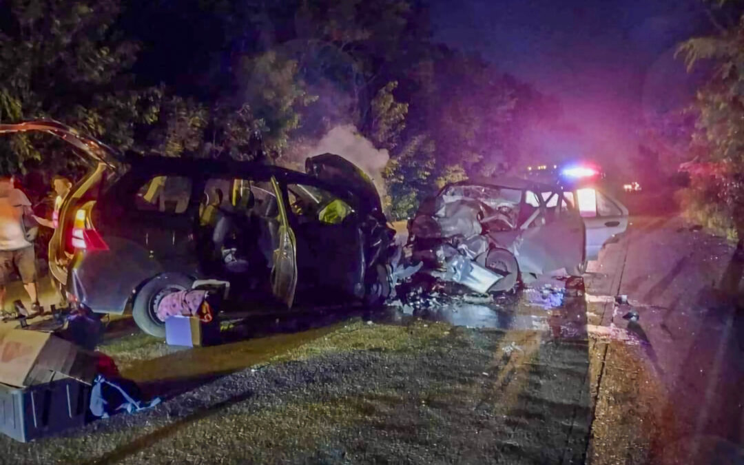 Dos vehículos accidentados dieron como resultado tres personas fallecidas, entre ellas un menor de edad.