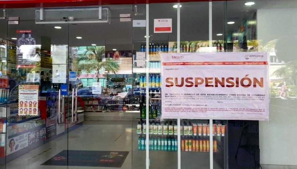 En un operativo conjunto, la Semar y la Cofepris aseguraron productos y suspendieron a 23 establecimientos en Cancún, Playa del Carmen y Tulum, en el estado de Quintana Roo.