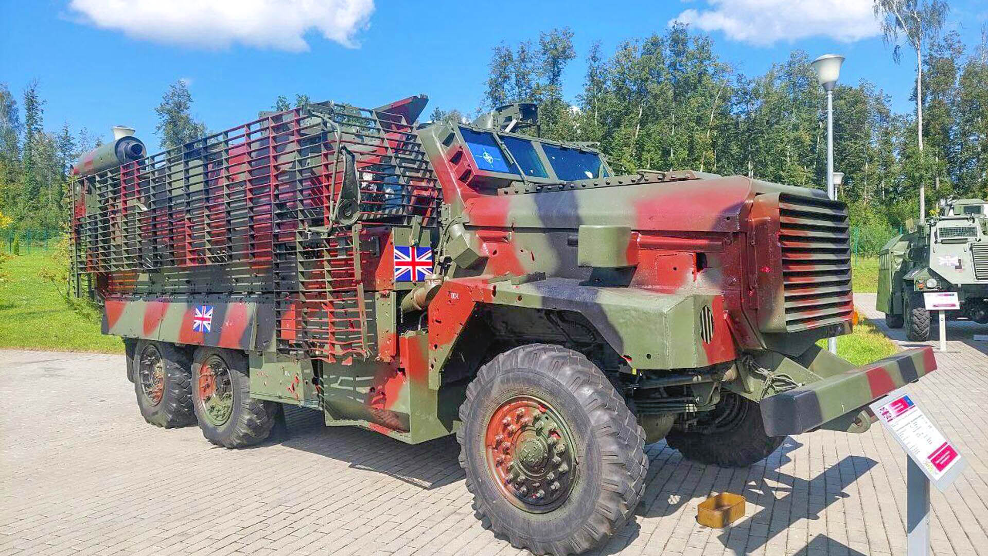 RUSIA EXHIBE «TROFEOS» CAPTURADOS A FUERZAS OCCIDENTALES EN UCRANIA