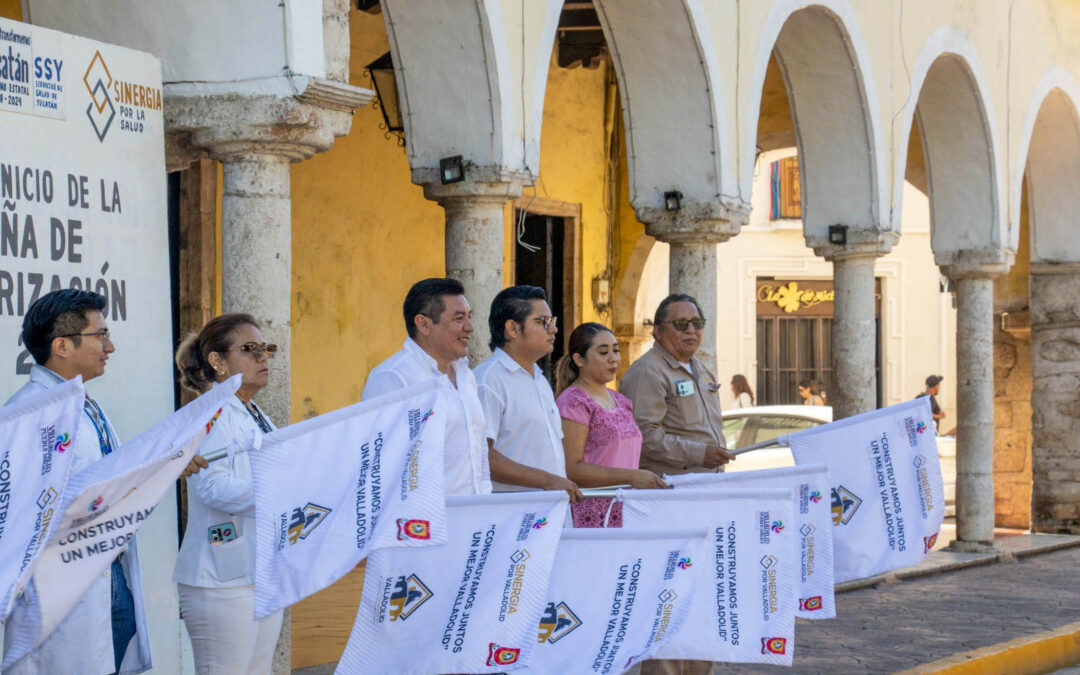 Banderazo de inicio de los trabajos de descacharrización en Valladolid a fin de reducir la población de mosquitos transmisores de la enfermedad.