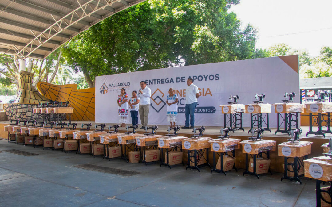 La entrega de apoyos del programa municipal Sinergia Social fue realizada en la unidad deportiva El Águila, ubicada en la colonia Militar.